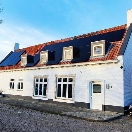 Klein Java Aardenburg Buitenkant foto